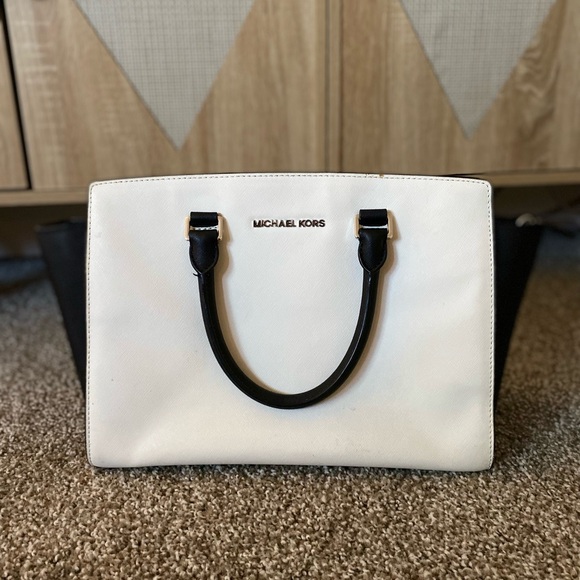 Michael Kors Selma Handbag - Picture 11 of 11